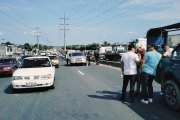 El hecho violento ocasionó un fuerte congestionamiento vehicular en la vía.