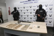 El arsenal fue hallado en una vivienda que habría servido de centro de almacenamiento.