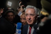 Álvaro Uribe informó de un posible atentado en su contra.