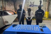 La mujer fue detenida luego de que le vieron actuar de manera sospechosa.