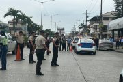 La zona fue cercada por agentes policiales.