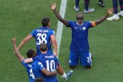 Luciendo la cinta de capitán, Caicedo agradeció a Dios tras coronarse campeón del mundo con Chelsea.