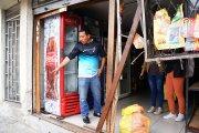 La fachada de los negocios quedó destruida, no se pudo cerrar puertas ni ventanas.