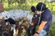 La policía desenterró el cuerpo que tenía cerca de un mes sepultado.