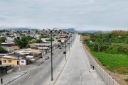 Así luce la nueva vía Teodoro Alvarado Oleas, en el norte de Guayaquil, inaugurada hoy.
