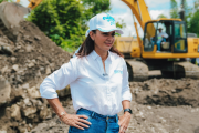 Marcela Aguiñaga supervisa el avance del Quinto Puente en Guayaquil, obra clave para mejorar la movilidad y conectividad en la provincia del Guayas.