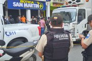 El asesinato ocurrió dentro de la farmacia San Martín, ubicada en las calles 9 de Octubre y Sucre, centro de Esmeraldas.