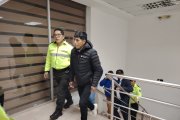Los policías una vez que fueron liberados llegaron a la sala de audiencias donde se desarrollaba la audiencia de Habeas Corpus.