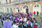 Familiares de víctimas de femicidios exigen justicia.