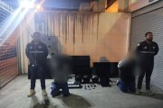 La Policía Nacional en Loja detuvo a varios sujetos implicados en robos a domicilios.