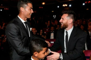 Lionel Messi y Cristiano Ronaldo coincidieron en una gala de premiación.