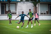 Emelec entrena en el Polideportivo de Los Samanes.