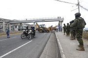 La fuerza pública dispersó a los manifestantes de San Miguel del Común, norte de Quito, tras un intento de cerrar la Panamericana Norte.