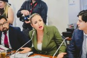 Bayas enfrenta una queja por supuesta falta de participación en la sesión legislativa.
