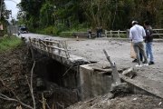 El puente en Mollopongo quedó destruido en sus bases.