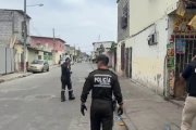 Agentes de la Policía Nacional acudieron al sitio para recabar indicios.