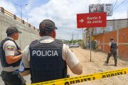 Dos hombres fueron asesinados en el barrio 5 de junio. Las víctimas estaban en el parqueadero de un local de insumos agrícolas