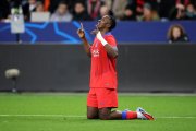 El ecuatoriano Willian Pacho anota y emociona al PSG en Champions