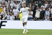 El delantero del Real Madrid Kylian Mbappé celebra su gol contra el Barcelona, durante el partido de la décima jornada de LaLiga EA Sports.