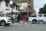 Triple crimen en las calles Lorenzo de Garaycoa y Junín, centro de Guayaquil.