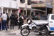 Un hombre falleció tras ser alcanzado por balas en un tiroteo en el centro de Guayaquil.
