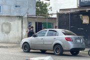 Una familia fue atacada a tiros en el populoso barrio María Auxiliadora de Manta. Una persona falleció