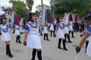 Loja celebra 205 años de independencia con un desfile que desafió la lluvia.