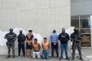La policia aprehendió a cuatro personas, entre ellos dos menores de edad.