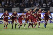 Jugadores de Lanús festejaron la concesión de la Copa Sudamericana 2025.