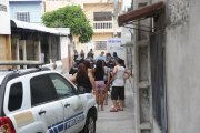 Agentes policiales acudieron al sitio para recabar indicios, en Vergeles.
