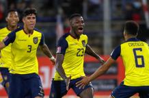 Gente joven: Castillo, Caicedo, Hincapié y Plata.