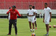 Aucas-César-Farías-entrenador
