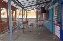 Así quedó el exterior del Municipio de Durán tras la explosión.