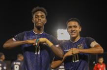 Allen Obando y Kendry Paéz