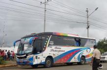 El bus en el que fue baleado el policía penitenciario.