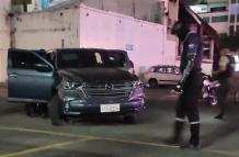 Balacera se reportó en parqueadero de avenida Simón Bolívar.