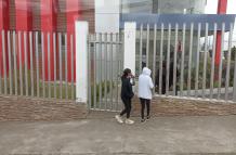 Lo mataron de cuatro puñaladas por robarle celular en Ambato.