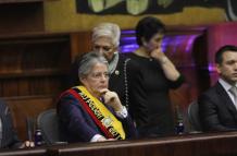 Guillermo Lasso llegó tarde y a su ingreso hubo silencio en la Asamblea Nacional.