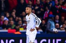 Mbappé entró a la segunda mitad del partido, pero no fue certero.