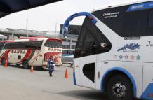 BUSES INTERPROVINCIALES EN LA TERMINAL TERRESTRE LA CTE VERIFICARA SI HAY FALENCIAS