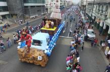 DESFILE POR EL ANIVERSARIO DE FUNDACIÓN DE GUAYAQUIL