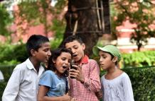 El celular quedó incautado para investigaciones, pero los niños no pueden recibir sus clases.