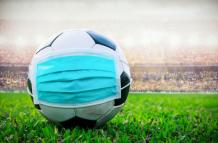 balon-futbol-mascara-medica-estadio-todo-evento-pausa-futbol-pausa-brote-propagacion-covid-19_43569-280