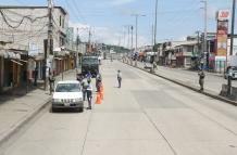 En el noreste de Guayaquil, policías, militares y agentes de la ATM realizan controles.