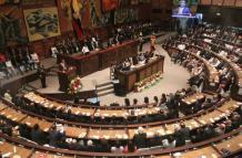 Manifestantes acudieron a la casa de asambleístas de Chimborazo mientras se sigue debatiendo la destitución de Lasso