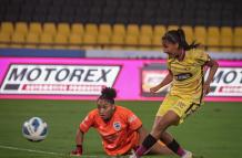 Tatiana Bermeo, la volante de Barcelona que lleva tres goles y cumple su sueño.