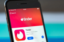 Una década de Tinder, la app que convirtió en un juego el buscar pareja