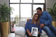 Christian Flores ha sido el soporte de su hermana María durante su década de sufrimiento por el asesinato de su hija.