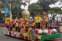 El desfile duró algo más de una hora, por la avenida Malecón Simón Bolívar.