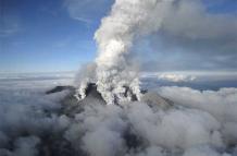 Vigilar los gases que liberan los volcanes activos podría evitar catástrofes